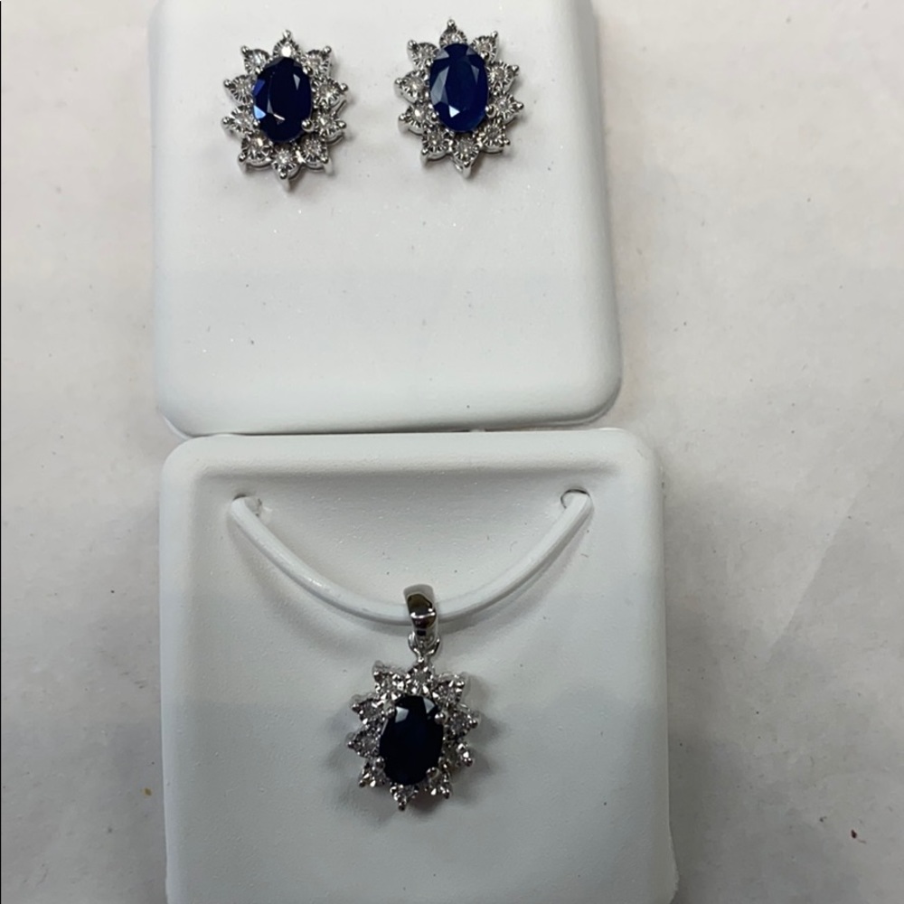 NEW 10K Gold Diamonds Set